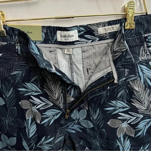 Flat-Front Shorts Linden Stretch Size W 32 Navy Floral 10.5" Inseam Goodfellow - Picture 6 of 7